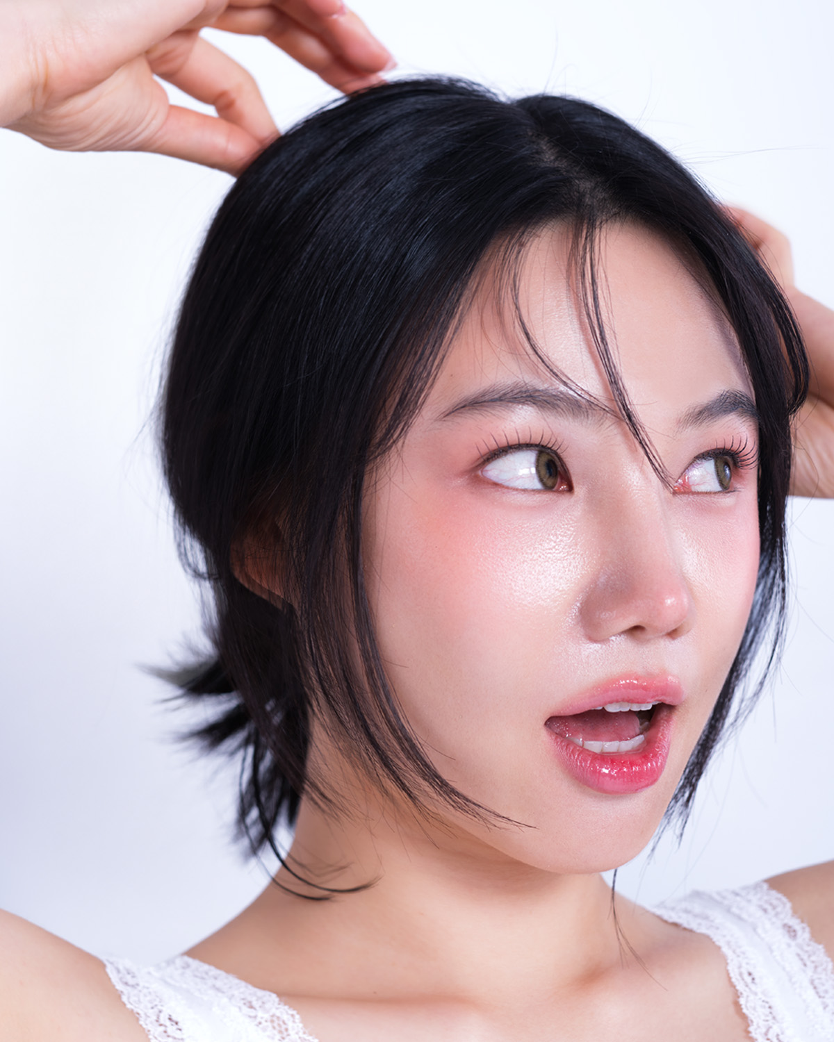 Clean Girl — expressive portrait