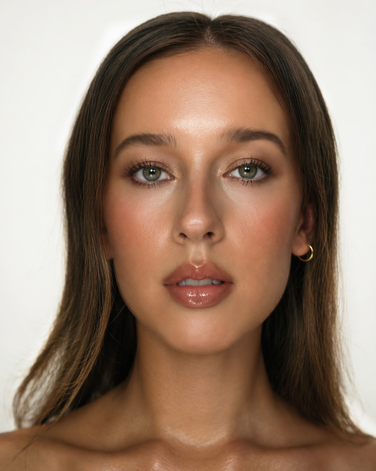Natural Glam — beauty portrait, green eyes
